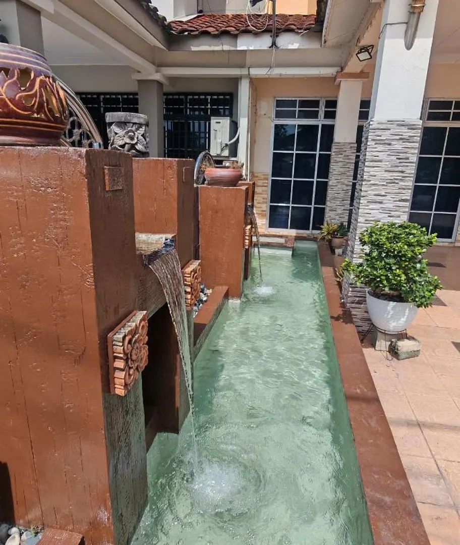 Homestay Santai Bertam Kepala Batas  Holiday home